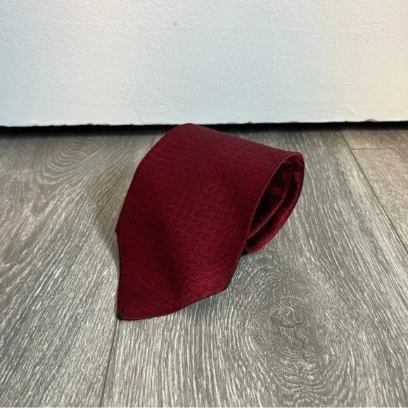 Bundle of 3 ties Boss, Oscar de Larenta, Pierre Cardin - Picture 9 of 10